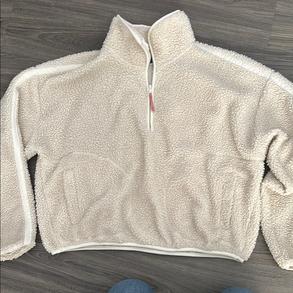 Cream colored Fleece size S